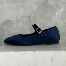 Muat gambar ke penampil Galeri, Sepatu Datar Odette
