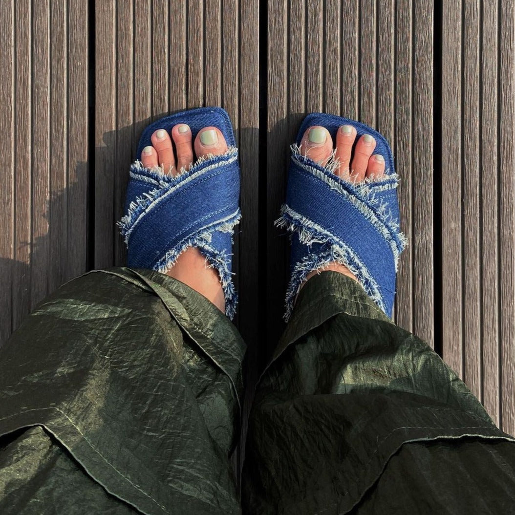 Hay Sandals