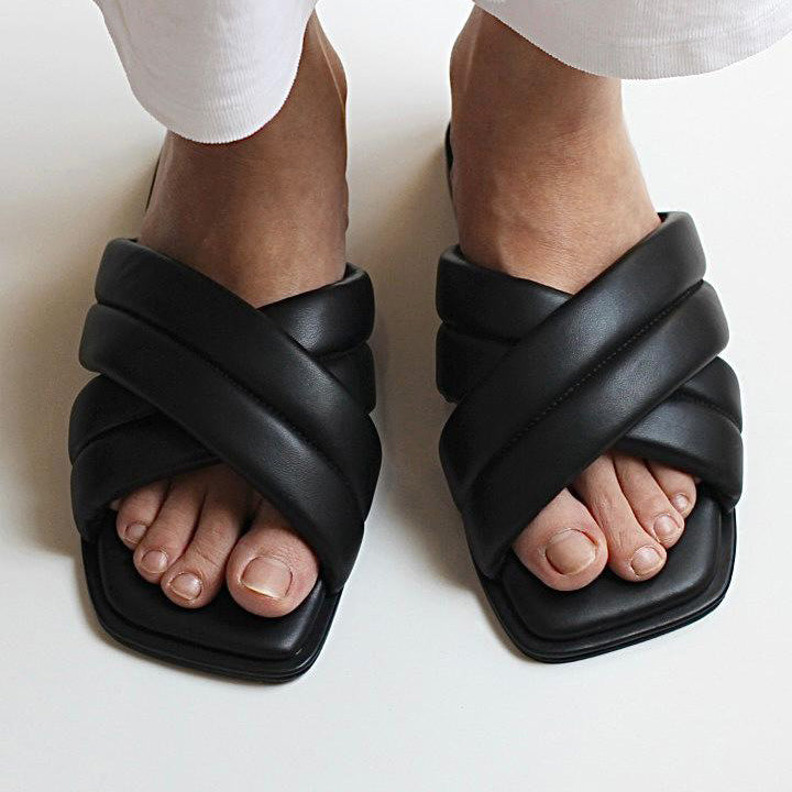 Pylo Sandals in Black
